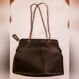 *AUTHENTIC* Chanel black caviar leather medium shoulder chain bag.